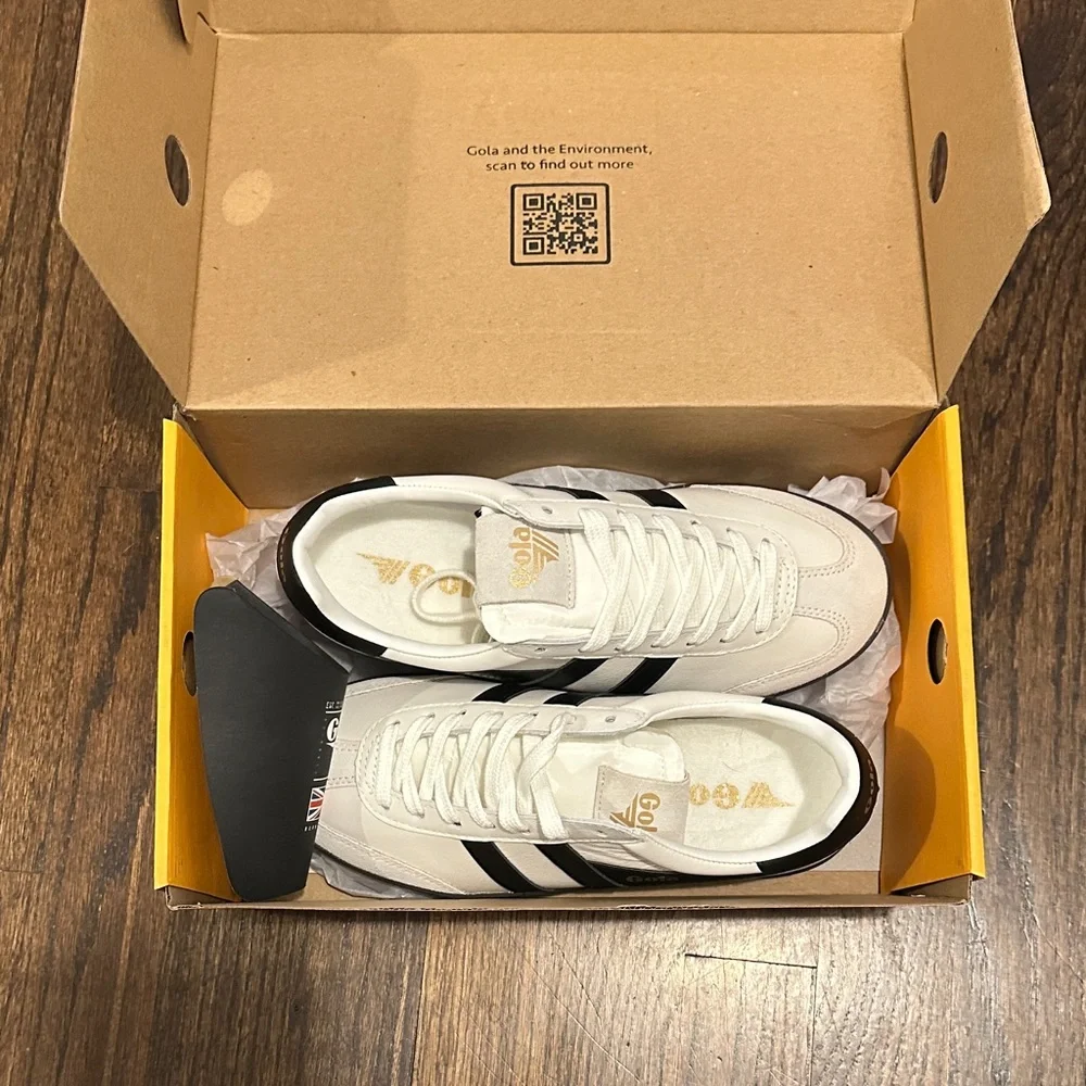 Gola Classic White and Black Trainers - Picture 4 of 5